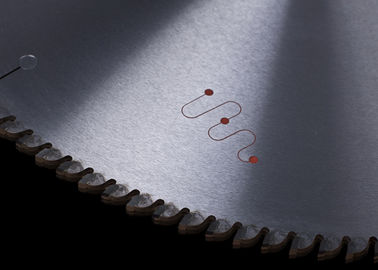 Piła tarczowa do cięcia tworzyw sztucznych / aluminium z końcówkami Ceratizit 450MM